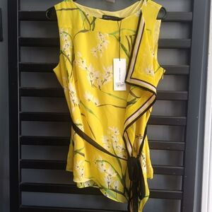 🦋 Karen Miller Asymmetrical Floral Summer Top